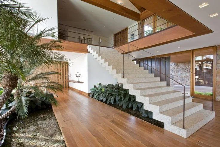 Escada real da Cometa integrada à arquitetura de uma residência