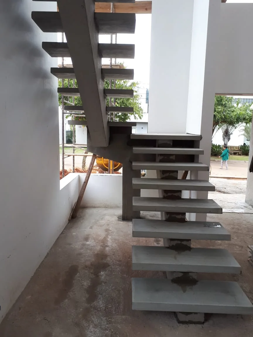 Escada executada pela Cometa — projeto 17